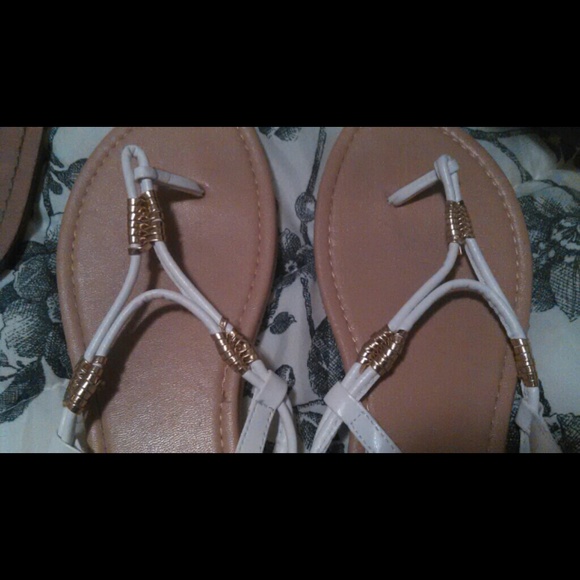 Rue 21 sandles.