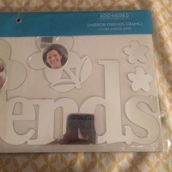 Mirror frame wall decor - Picture 3 of 4