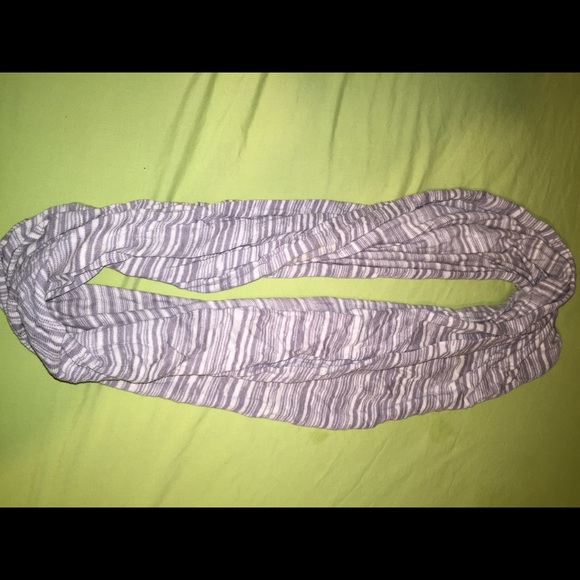 white & gray chunky American eagle infinity scarf - Picture 1 of 1