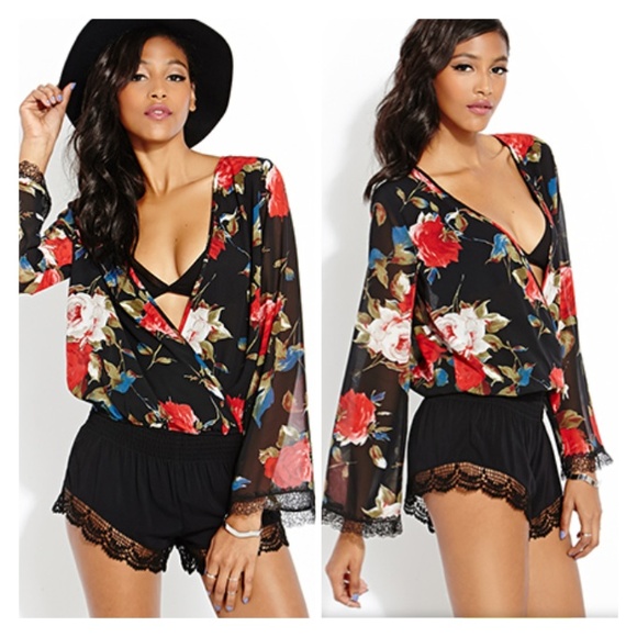 🌸🌼Shades of Spring HOST PICK🌸🌼Sexy floral top.