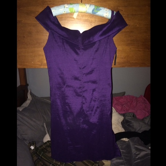 Purple dress - Picture 2 of 2