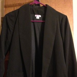 Dark grey blazer with 3/4 length sleeve