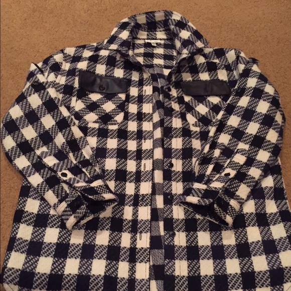 Milly Tops - ❤️MILLY Mazing top button top/ jacket ❤️