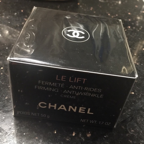 🎉NEW- Le Lift Firming Anti-Wrinkle Creme🎉