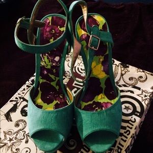 4-5" teal green sandal/ heels