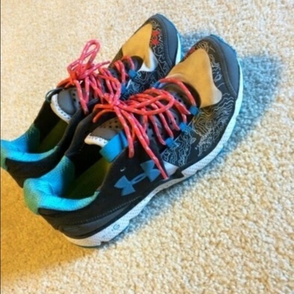 Under Armour Sneakers