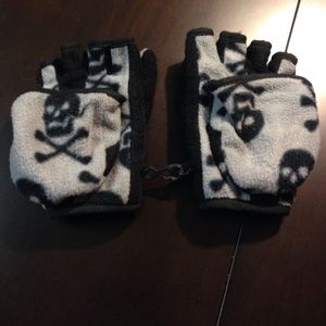 Skeleton design mittens