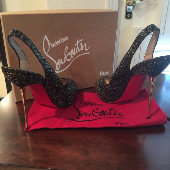 Classy and Fun. Only Worn Once. 100% authentic.