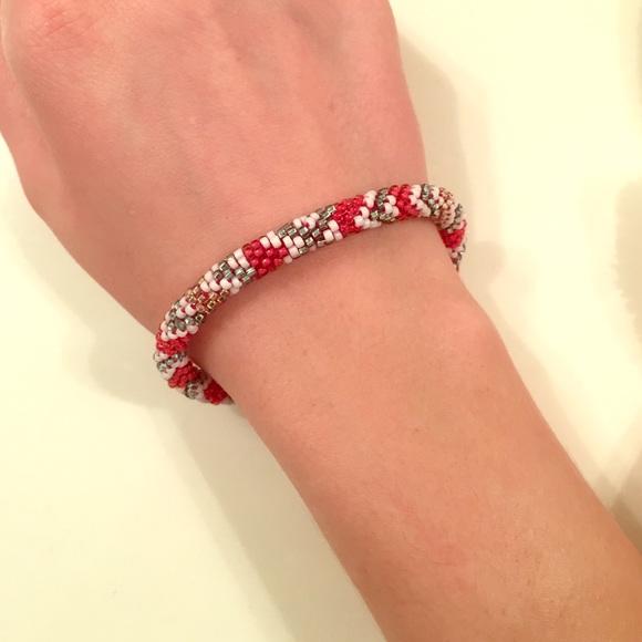 Simple bead bracelet