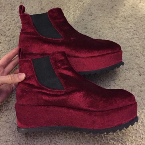 Unif rare maroon hellsea size 6