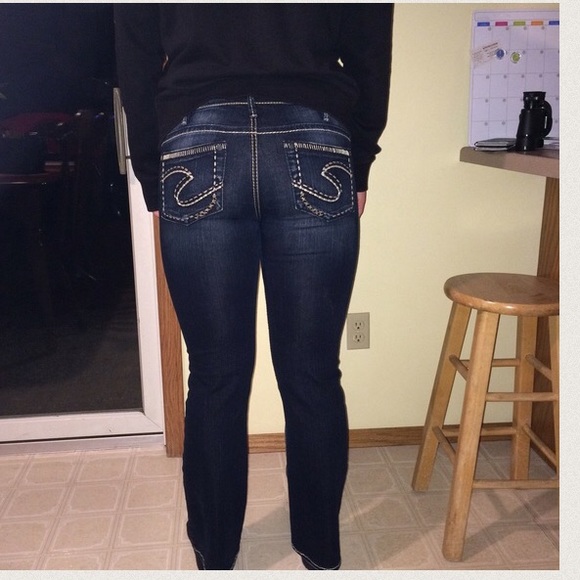 LIKE NEW Silver Brand Bootcut Jeans!