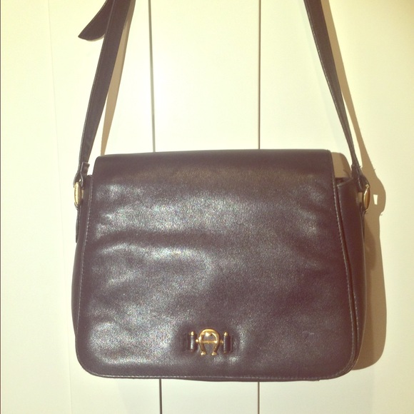 Vintage leather Etienne Aigner crossbody bag