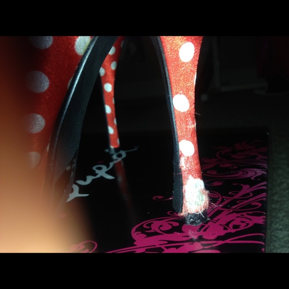 Heels - Picture 2 of 3