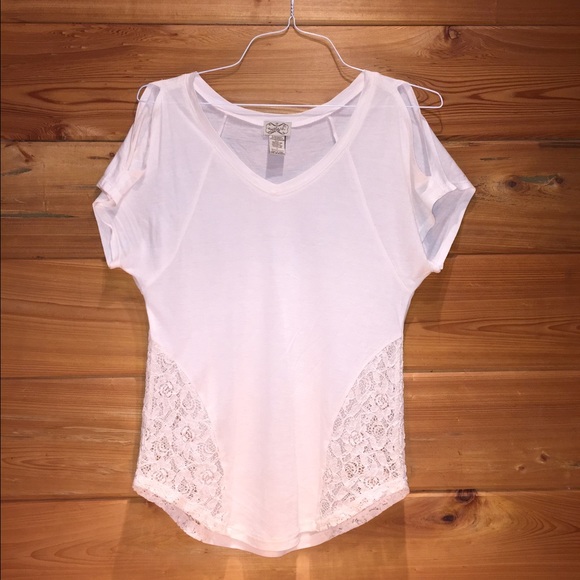 Ivory v-neck shirt with lace sides