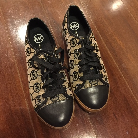 Micheal Kors Sneakers