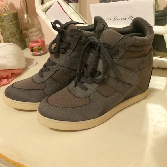 NWOT wedge sneakers