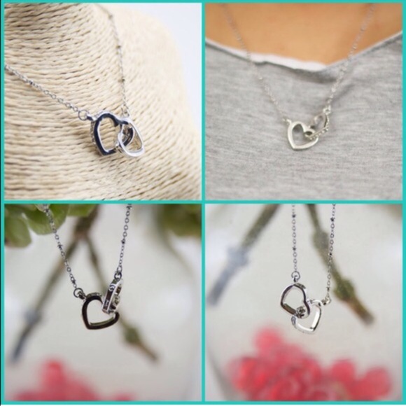 Jewelry - 💠💠The TIARA crystal hearts necklace
