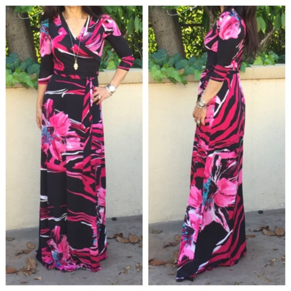 Dresses & Skirts - Stunning maxi dress