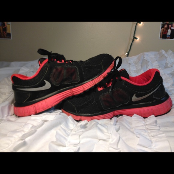 Nike dual fusion running shoes