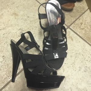 Jessica Simpsons heels