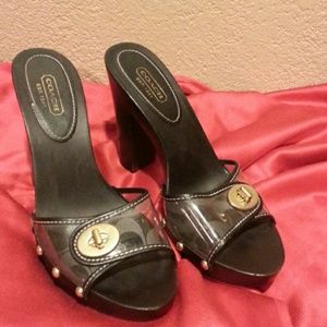 Coach "Cagney" Wood Heels Logo 7.5