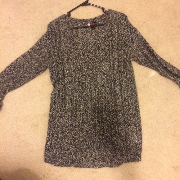 Knitted sweater - Picture 1 of 1