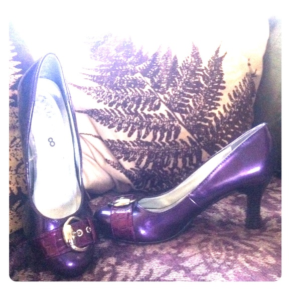 Deep purple heels by Rampage