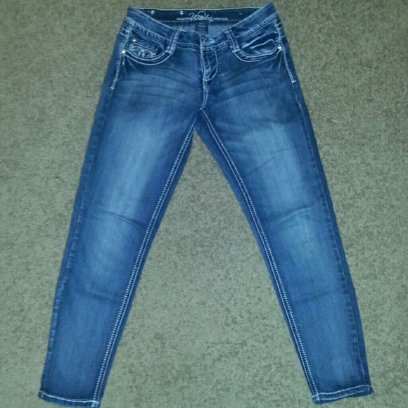 💸Vanity sz 26w/27L anklet capris💸