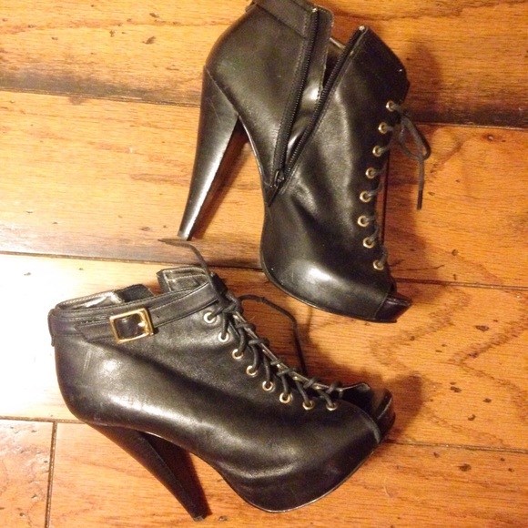 Steve Madden leather lace up black heels
