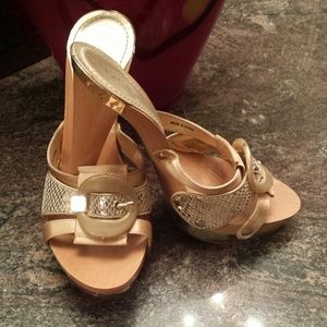 BeBe open Back Gold Shoe