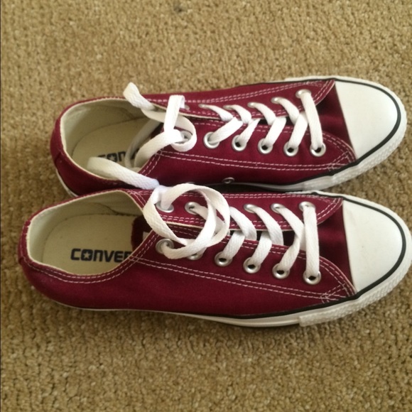 TRADE Maroon converse