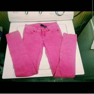 Pretty pink skinny jeans 💕