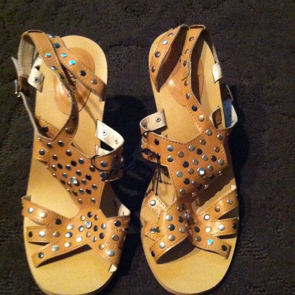 ⚡️⚡️ 1 Day Sale⚡️⚡️Torrid Tan Sandals