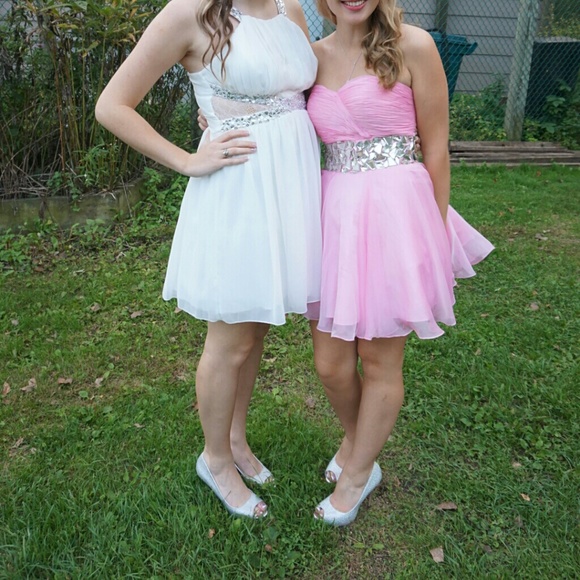 White dress - Picture 1 of 3