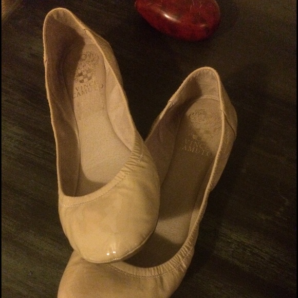 🌸Charming Vince Camuto "Ellen" flats 🌸