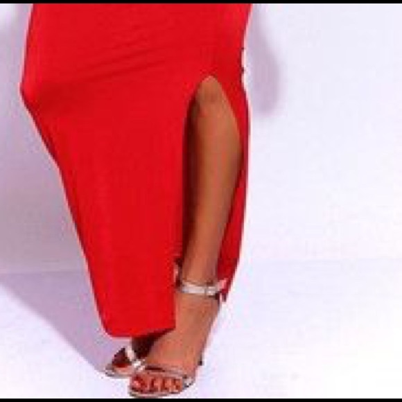 🆕 Stunning Red Long Sleeve Maxi Dress - Picture 2 of 3