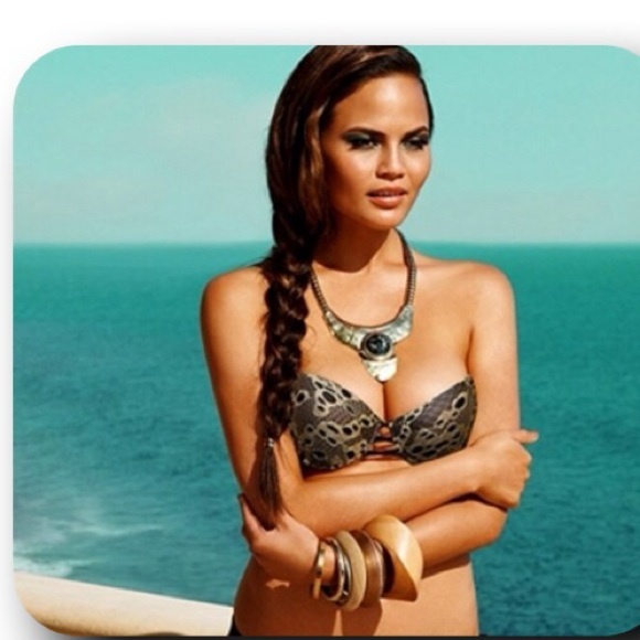 Beach Bunny Take me There Balconet Top ✨SALE✨