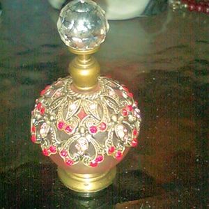 Perfume bottle