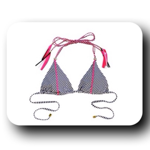 Beach Bunny Too Close Top