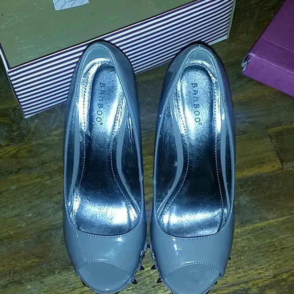 Studded wedges - Picture 2 of 3