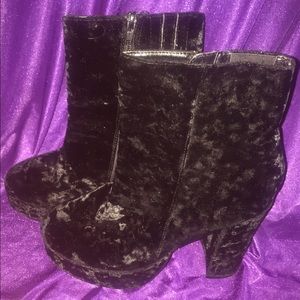 💞 TRADED 💞 Deena & Ozzy Velvet Platform Boots