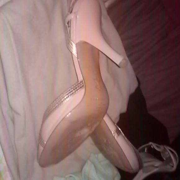 Heels - Picture 2 of 2