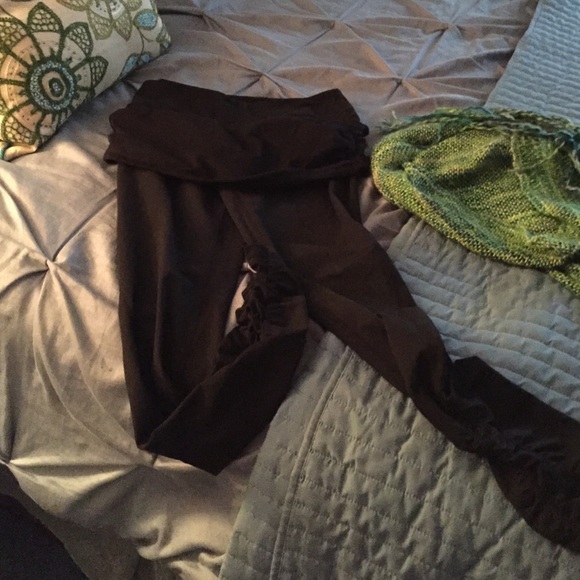 Cute black Zella yoga pants