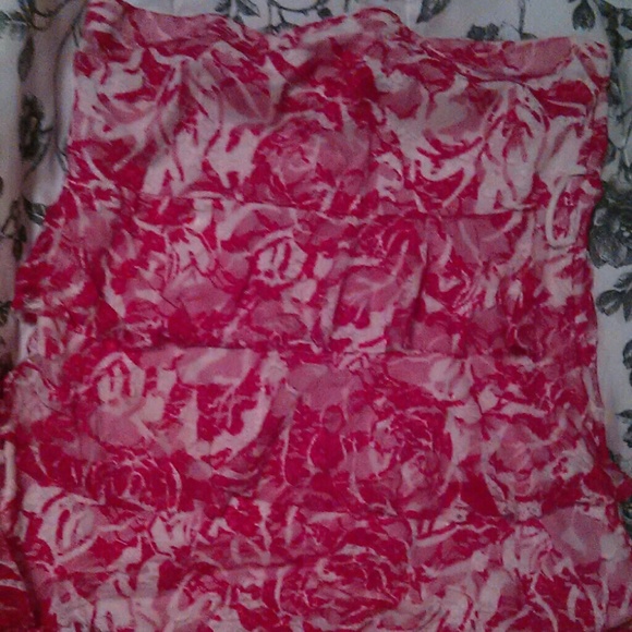 Strapless red shirt