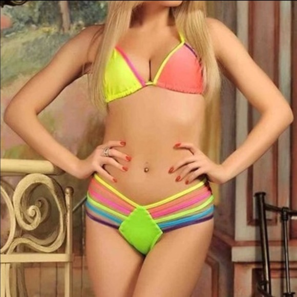 🌷Super Cute Bikini 🌷 - Picture 1 of 4