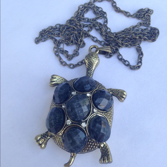 Turtle Necklace - Picture 2 of 2