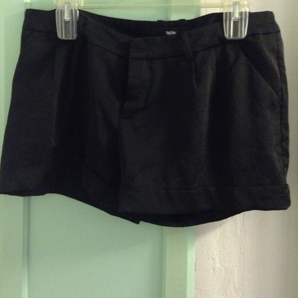 Black shorts - Picture 1 of 1