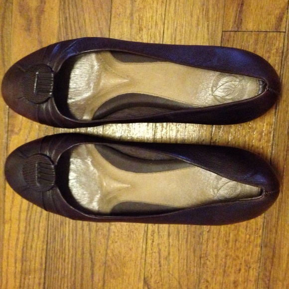 Dress shoes