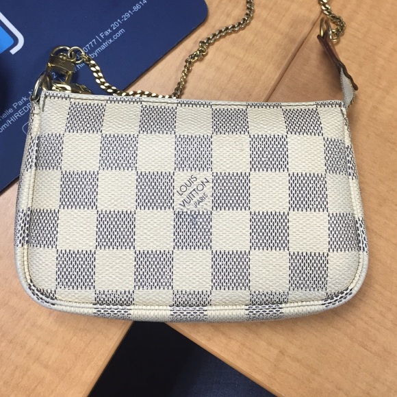 Louis Vuitton Damier Azur Pochette
