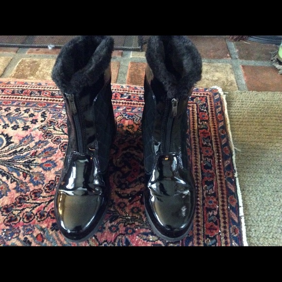 Khombu black patten boots